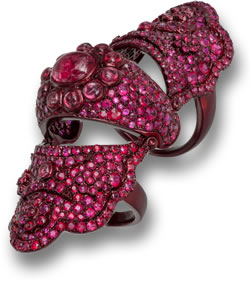 Lydia Courteilles Red Gem Knuckle Ring aus der Scarlet Empress Collection
