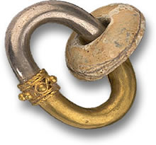 Tumaco Ohrschmuck aus Platin, Gold und Stein