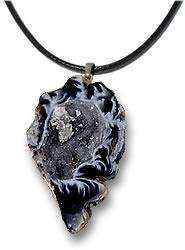 Halskette mit Achat-Geode-Anhänger