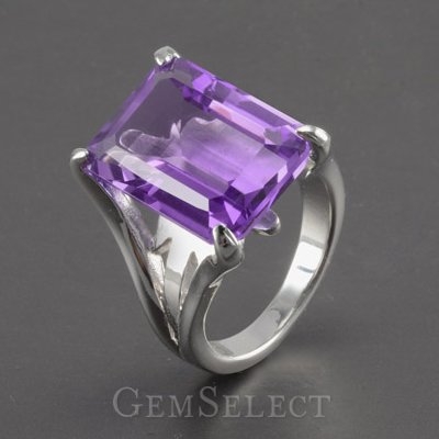 Amethyst-Silberring im Smaragdschliff