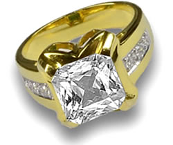 Ring aus Gelbgold mit weißem Topas