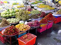 Lokaler Obstmarkt in Chanthaburi Thailand