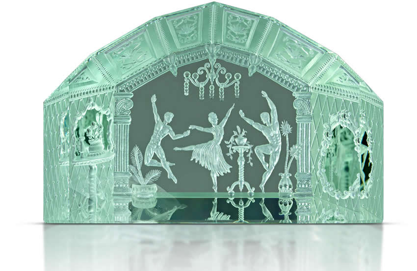 Schnitzerei aus grünem Beryll mit 210,55 ct. Bildnachweis: www.nationaljeweler.com