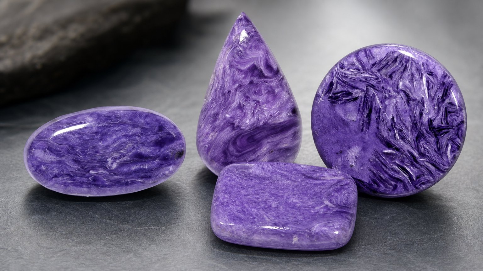 Natürliche Charoit-Edelsteine – Kaufberatung