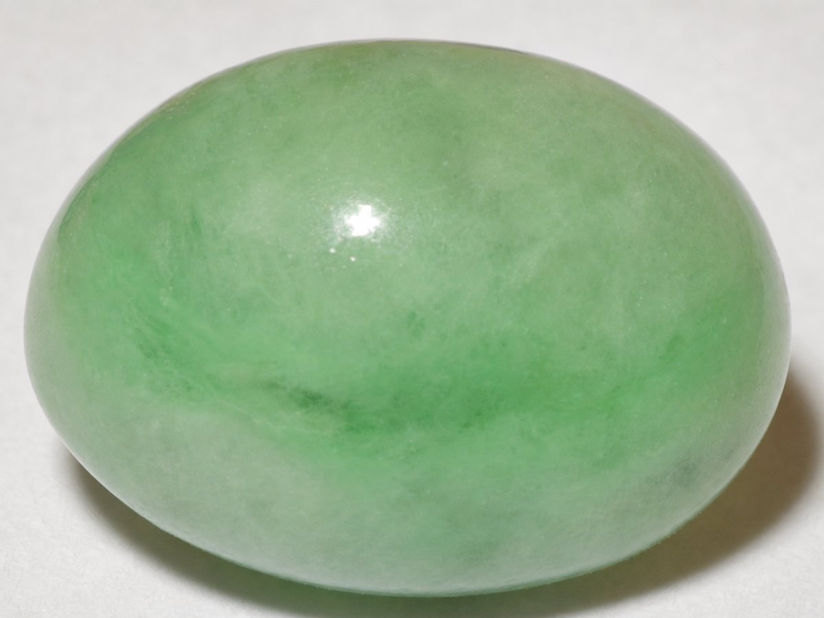 Nahaufnahme von natürlichen Jade-Edelsteinen