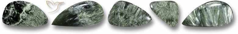Seltsam geformte Seraphinit-Edelsteine