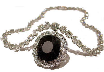 Der schwarze Orlov-Diamant mit Halskette