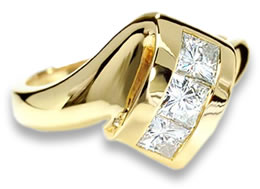 Moissanit in Gelbgold-Ring