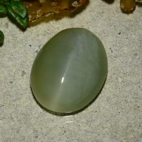 4,86 ctw natürlicher grüner Actinolite Cat's Eye, Oval Schliff, Lichtdurchlässig