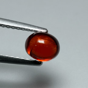 1,06 ctw natürlicher roter Almandin-Granat, Oval Schliff, Lichtdurchlässig