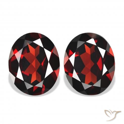 7.56ctw Natürlicher dunkelrot Almandin-Granat, Oval, VVS-VS