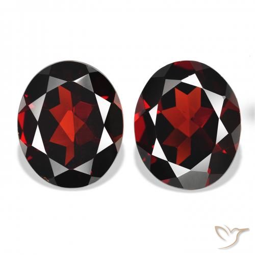 7.53ctw Natürlicher dunkelrot Almandin-Granat, Oval, VVS-VS