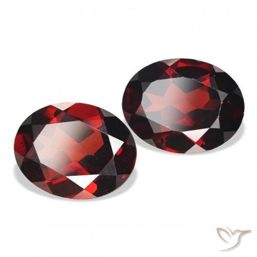4.17 ct natürliche Tiefes Blutrot Almandin-Granat-Edelsteine, Oval, VVS-VS