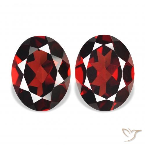 3.88ctw Natürlicher dunkelrot Almandin-Granat, Oval, VS