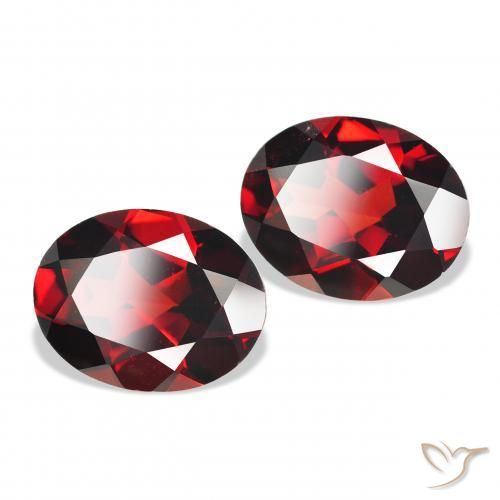 4.23 ct natürliche Tiefes Blutrot Almandin-Granat-Edelsteine, Oval, VVS-VS