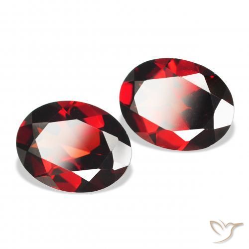 3.94 ct natürliche Tiefes Blutrot Almandin-Granat-Edelsteine, Oval, VVS-VS