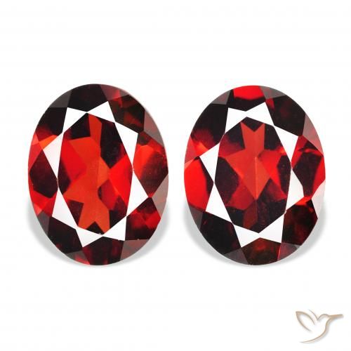 3.99ctw Natürlicher dunkelrot Almandin-Granat, Oval, VVS-VS