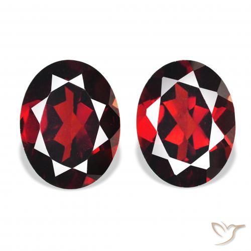 4.50ctw Tiefes Blutrot Almandin-Granat, Oval, VVS-VS