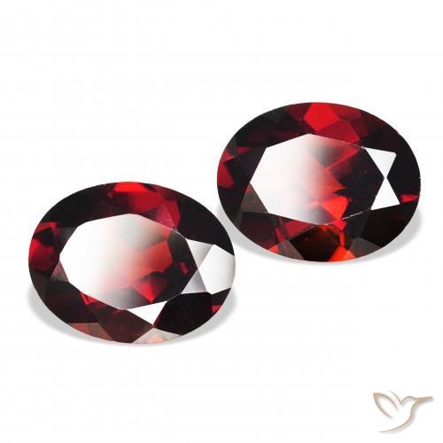 4.50 ct natürliche Tiefes Blutrot Almandin-Granat-Edelsteine, Oval, VVS-VS
