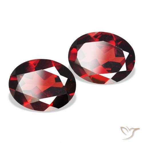 3.98 ct natürliche Tiefes Blutrot Almandin-Granat-Edelsteine, Oval, VVS-VS