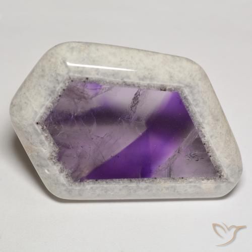 69,57 ctw natürlicher mehrfarbiger Amethystgeodenscheibe, Fantasieschliff, Transparent