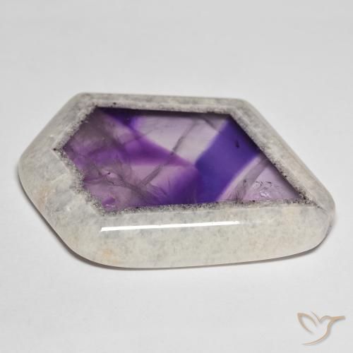 69,57 ctw natürlicher mehrfarbiger Amethystgeodenscheibe, Fantasieschliff, Transparent