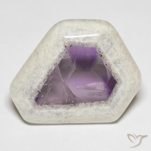 45,43 ctw natürlicher mehrfarbiger Amethystgeodenscheibe, Fantasieschliff, Transparent
