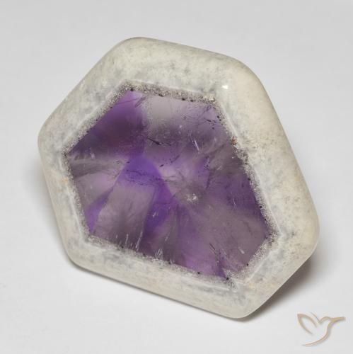 66,39 ctw natürlicher mehrfarbiger Amethystgeodenscheibe, Fantasieschliff, Transparent