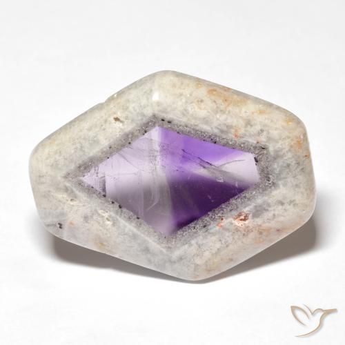 31,11 ctw natürlicher mehrfarbiger Amethystgeodenscheibe, Fantasieschliff, Transparent