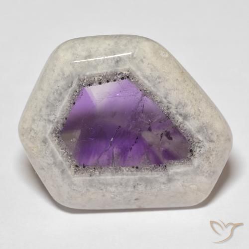 29,35 ctw natürlicher mehrfarbiger Amethystgeodenscheibe, Fantasieschliff, Transparent