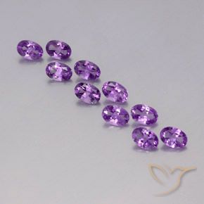 3.91ctw Natürlicher tiefrosa-violett Amethyst, Oval, VVS-VS