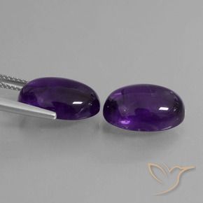 12.63 ct natürliche Mittelviolett Amethyst-Edelsteine, Oval, Transparent