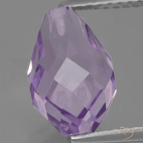 3.55ct Natürlicher Mittelviolett Amethyst, Briolette, VS