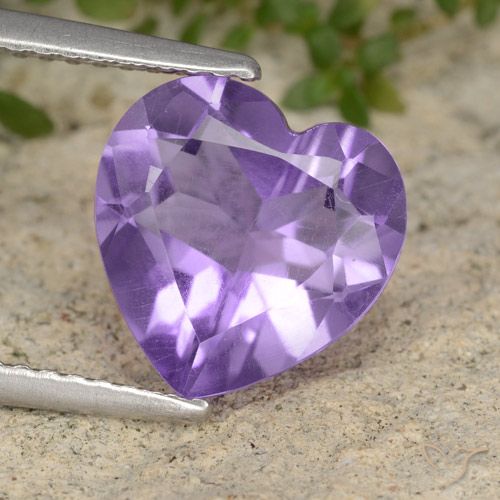 2.76ct Natürlicher Mittelviolett Amethyst, Herz, VS