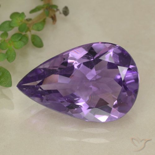 4.03ct Natürlicher Mittelviolett Amethyst, Birnenform, VS