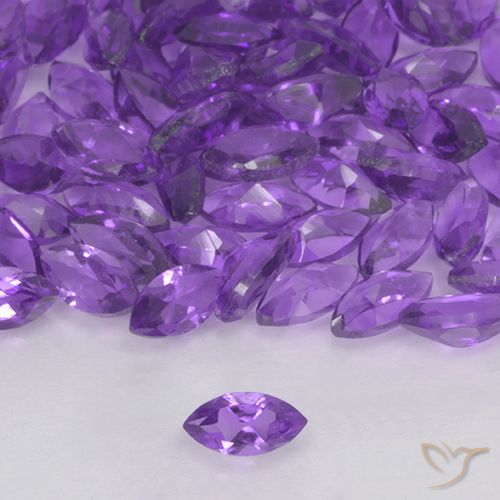 0.15ct Natürlicher Mittelviolett Amethyst, Marquise, VVS-VS