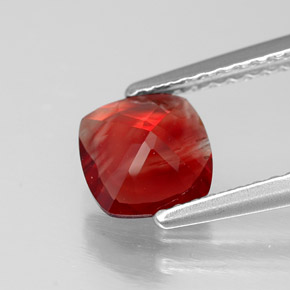 0,79 ctw natürlicher roter Andesin-Labradorit, Kissenschliff, VVS-VS