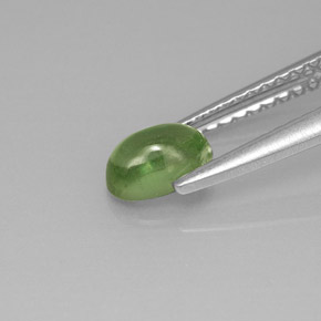 0,63 ctw natürlicher grüner Apatit, Oval Schliff, Transparent