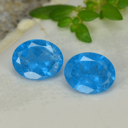 0.74 ct natürliche Intensives Blau Apatit-Edelsteine, Oval Schliff, VS-SI