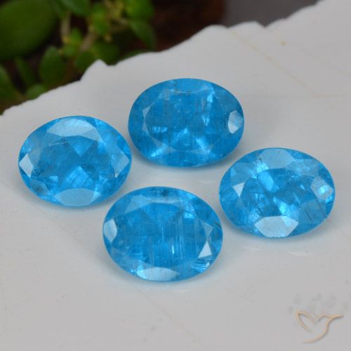 1.34ctw Natürlicher Intensives Blau Apatit, Oval, VS-SI