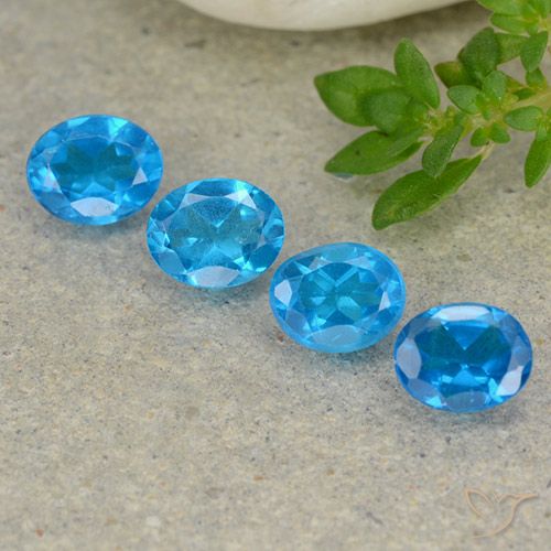 1.48ctw Natürlicher Mittelblau Apatit, Oval, VS