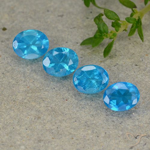 1.58ctw Natürlicher Tiefes Aquablau Apatit, Oval, VS