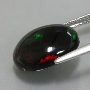 4,50 ctw natürlicher mehrfarbiger Schwarzer Opal, Oval Schliff, Lichtundurchlässig