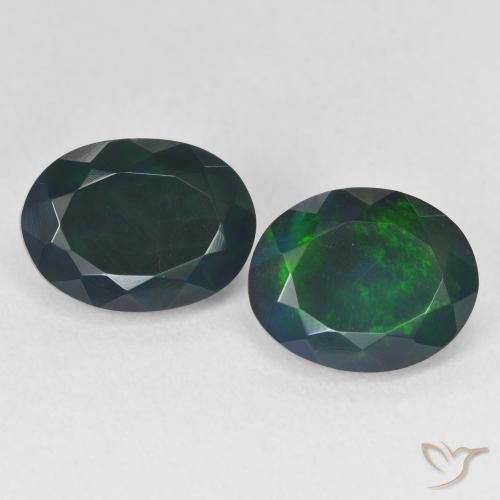 3.88ctw Natürlicher Mehrfarbig Schwarzer Opal, Oval, Lichtdurchlässig