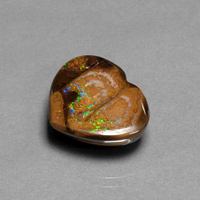 10,28 ctw natürlicher mehrfarbiger Boulder-Opal, Herzform, Lichtundurchlässig