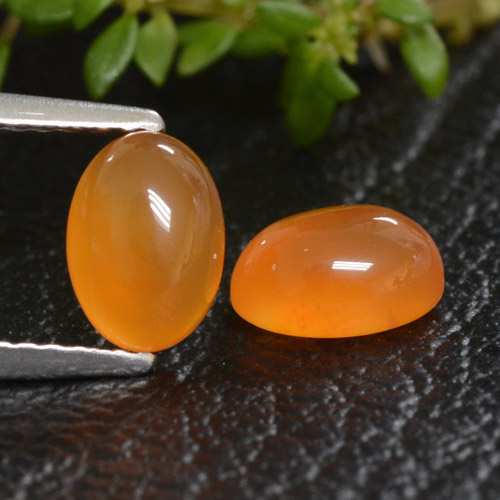 1.94 ct natürliche rötlich-orange Karneol-Edelsteine, Oval Schliff, Lichtdurchlässig