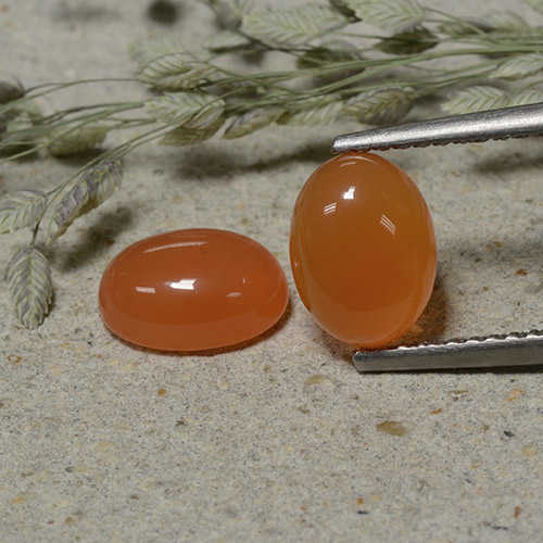 2.97 ct natürliche rötlich-orange Karneol-Edelsteine, Oval Schliff, Lichtdurchlässig