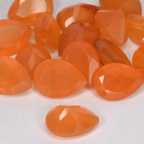 9,17 ctw natürlicher hellorange Karneol, Birnenform, Transparent