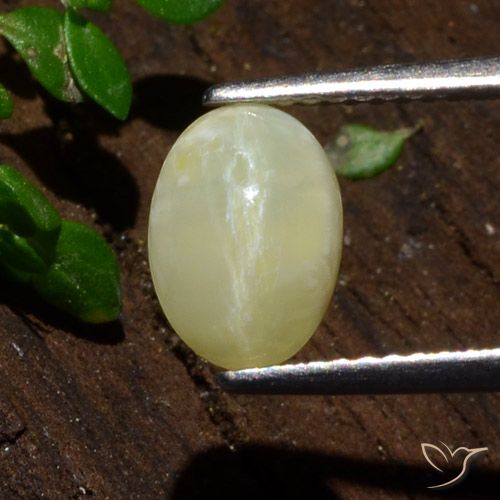 1.80ct Natürlicher Mittelhelles Gelb Katzenaugenopal, Oval, Lichtdurchlässig
