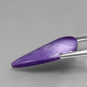 9,17 ctw natürlicher Violett Charoit, Birnenform, Lichtundurchlässig